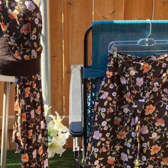 Mocha Brown Floral Top and Crop Pants - Picture 2 of 2